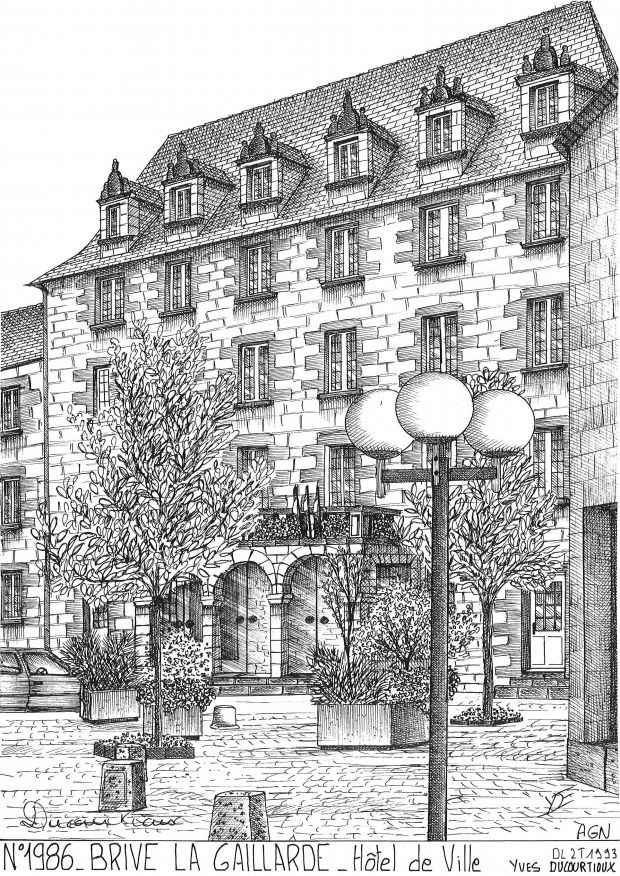 N 19086 - BRIVE LA GAILLARDE - h�tel de ville